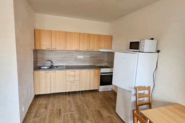 1 bedroom with open-plan kitchen flat to rent, 32 m², Charbulova, Brno 1 bedroom with open-plan kitchen flat to rent, 32 m², Charbulova, Brno