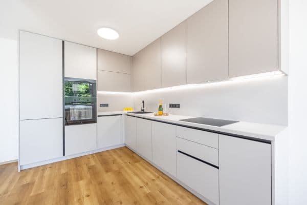 2 bedroom with open-plan kitchen flat for sale, 77 m², Emilie Hyblerové, Praha 2 bedroom with open-plan kitchen flat for sale, 77 m², Emilie Hyblerové, Praha