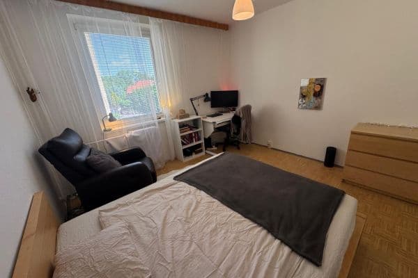 2 bedroom with open-plan kitchen flat to rent, 70 m², U Stanice, Praha 2 bedroom with open-plan kitchen flat to rent, 70 m², U Stanice, Praha