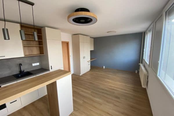 Studio flat to rent, 31 m², Hennerova, Praha Studio flat to rent, 31 m², Hennerova, Praha