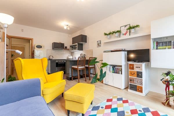 Studio flat to rent, 34 m², Sazovická, Praha Studio flat to rent, 34 m², Sazovická, Praha
