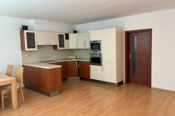 2 bedroom with open-plan kitchen flat to rent, 77 m², Sedláčkova, Brno 2 bedroom with open-plan kitchen flat to rent, 77 m², Sedláčkova, Brno