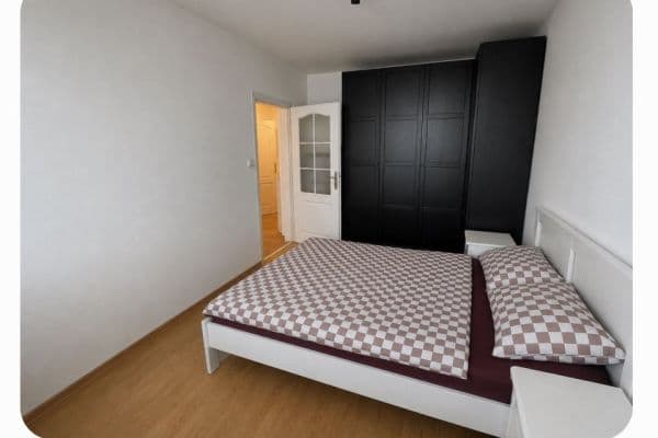 2 bedroom with open-plan kitchen flat to rent, 64 m², Makovského, Praha 2 bedroom with open-plan kitchen flat to rent, 64 m², Makovského, Praha
