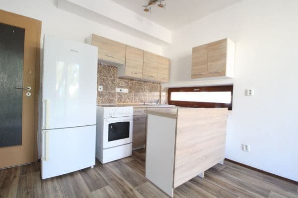 Studio flat to rent, 42 m², Ohradní, Kamenice Studio flat to rent, 42 m², Ohradní, Kamenice