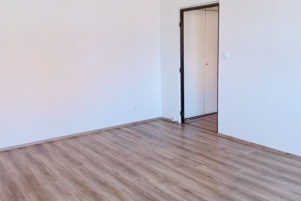 3 bedroom flat to rent, 69 m², Včelary 3 bedroom flat to rent, 69 m², Včelary