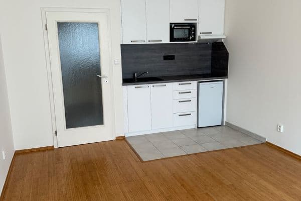 Studio flat for sale, 32 m², Pešlova, Praha Studio flat for sale, 32 m², Pešlova, Praha