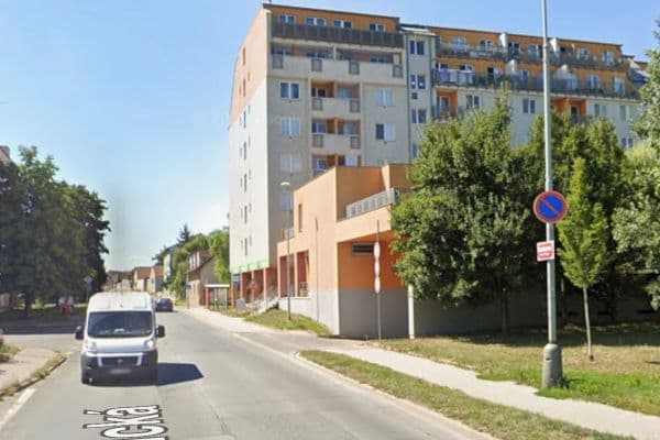 garage to rent, 18 m², Dobronická, Praha garage to rent, 18 m², Dobronická, Praha