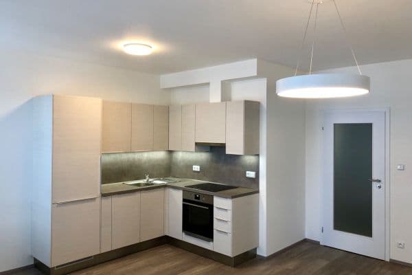 Studio flat to rent, 38 m², Makedonská, Praha Studio flat to rent, 38 m², Makedonská, Praha