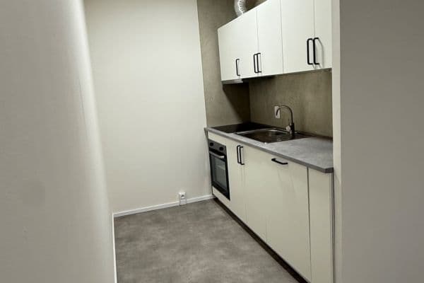 1 bedroom with open-plan kitchen flat to rent, 51 m², Rajmonova, Praha 1 bedroom with open-plan kitchen flat to rent, 51 m², Rajmonova, Praha