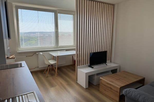 Studio flat to rent, 30 m², Mazurská, Praha Studio flat to rent, 30 m², Mazurská, Praha