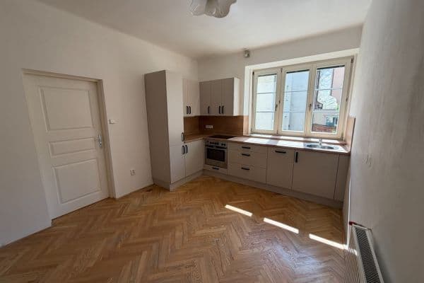 1 bedroom with open-plan kitchen flat to rent, 52 m², Aksamitova, Olomouc, Olomoucký Region 1 bedroom with open-plan kitchen flat to rent, 52 m², Aksamitova, Olomouc, Olomoucký Region