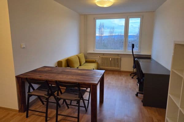 2 bedroom flat to rent, 43 m², U Vlečky, Praha 2 bedroom flat to rent, 43 m², U Vlečky, Praha