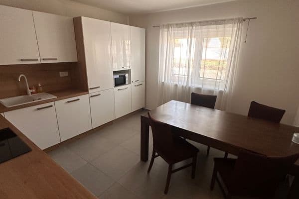 2 bedroom flat to rent, 58 m², Stromořadí, Dobřany 2 bedroom flat to rent, 58 m², Stromořadí, Dobřany