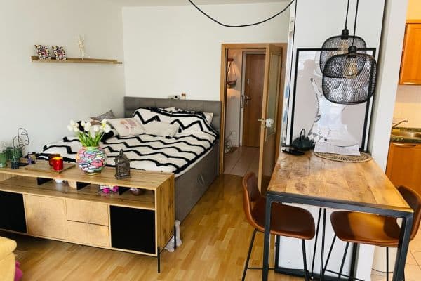 Studio flat to rent, 39 m², Randova, Praha Studio flat to rent, 39 m², Randova, Praha