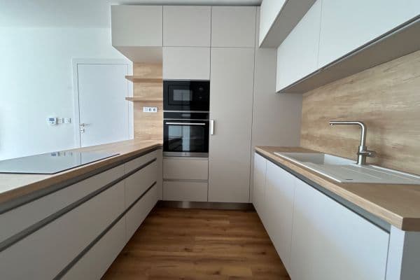 3 bedroom with open-plan kitchen flat to rent, 115 m², Šlapanice 3 bedroom with open-plan kitchen flat to rent, 115 m², Šlapanice
