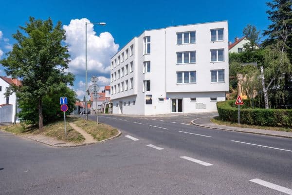 Studio flat to rent, 29 m², Pražská, Praha Studio flat to rent, 29 m², Pražská, Praha