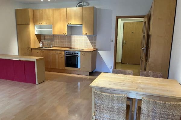 Studio flat to rent, 37 m², K Šátalce, Jesenice Studio flat to rent, 37 m², K Šátalce, Jesenice