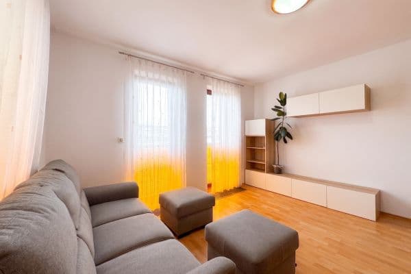 2 bedroom with open-plan kitchen flat to rent, 69 m², Nad Paloučkem, Beroun 2 bedroom with open-plan kitchen flat to rent, 69 m², Nad Paloučkem, Beroun