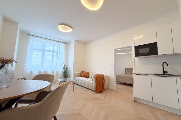 1 bedroom with open-plan kitchen flat for sale, 54 m², Jeseniova, Praha 1 bedroom with open-plan kitchen flat for sale, 54 m², Jeseniova, Praha