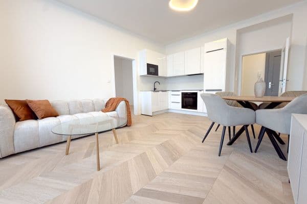 1 bedroom with open-plan kitchen flat for sale, 54 m², Jeseniova, Praha 1 bedroom with open-plan kitchen flat for sale, 54 m², Jeseniova, Praha