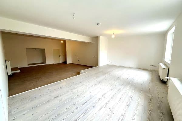 1 bedroom with open-plan kitchen flat to rent, 100 m², Unter den Ulmen 130, Duisburg 1 bedroom with open-plan kitchen flat to rent, 100 m², Unter den Ulmen 130, Duisburg