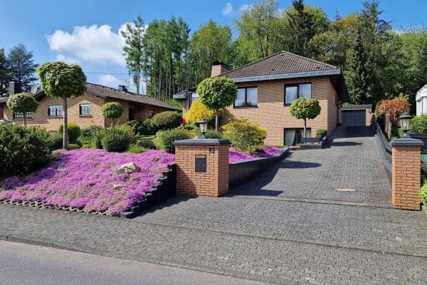 house for sale, 184 m², Schulstrasse 42, Königswinter-Eudenbach house for sale, 184 m², Schulstrasse 42, Königswinter-Eudenbach