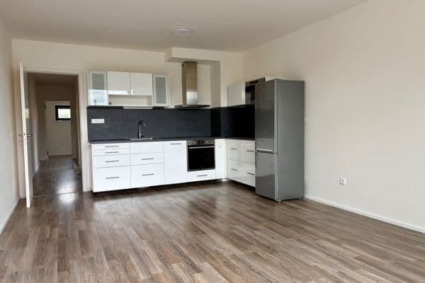 2 bedroom with open-plan kitchen flat to rent, 67 m², Žalanského, Praha 2 bedroom with open-plan kitchen flat to rent, 67 m², Žalanského, Praha