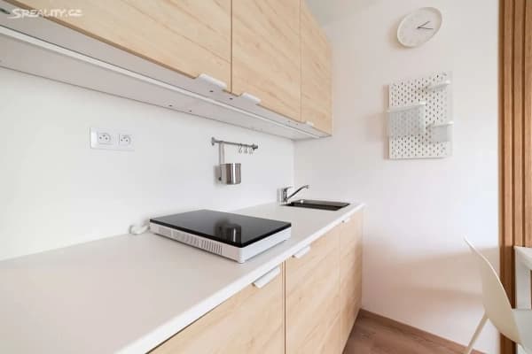 Studio flat to rent, 18 m², Kubánské náměstí, Praha Studio flat to rent, 18 m², Kubánské náměstí, Praha