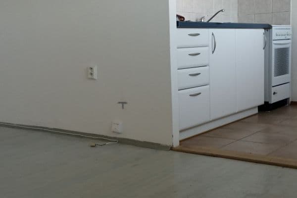 Studio flat to rent, 40 m², Holíkova, Jílové u Prahy Studio flat to rent, 40 m², Holíkova, Jílové u Prahy