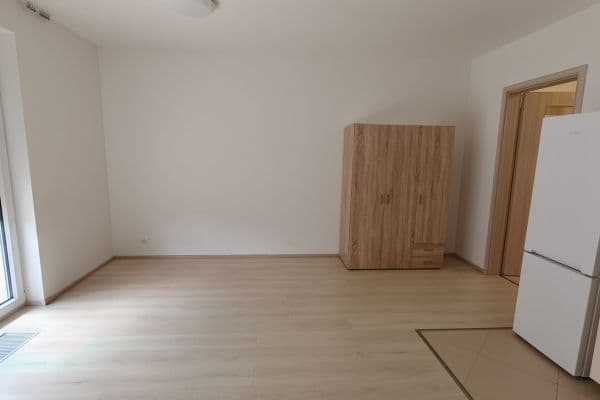 Studio flat for sale, 34 m², Toufarova, Praha Studio flat for sale, 34 m², Toufarova, Praha