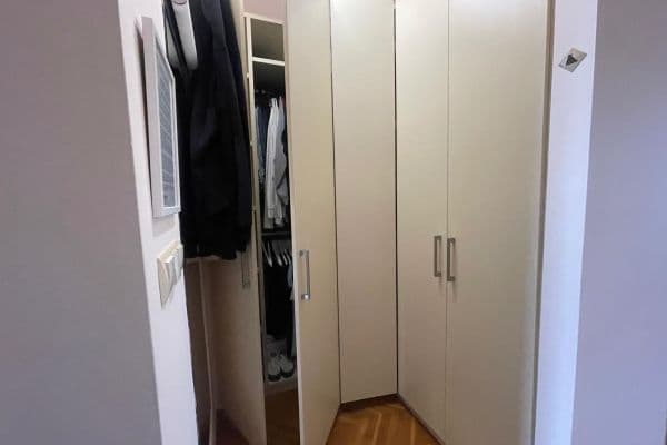2 bedroom with open-plan kitchen flat to rent, 85 m², Slovenská, Praha 2 bedroom with open-plan kitchen flat to rent, 85 m², Slovenská, Praha