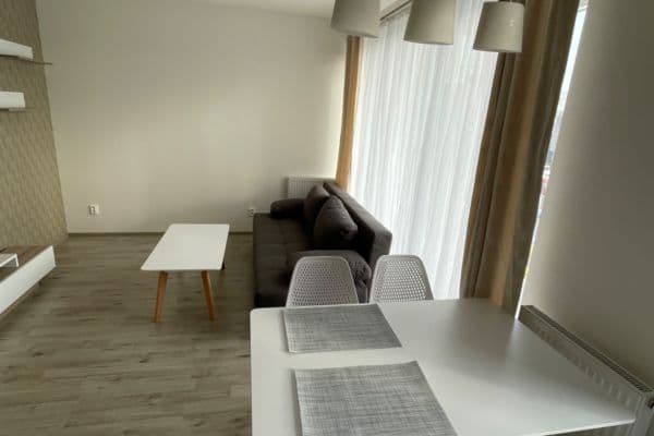 1 bedroom with open-plan kitchen flat to rent, 56 m², V Hliníkách, Chrudim 1 bedroom with open-plan kitchen flat to rent, 56 m², V Hliníkách, Chrudim