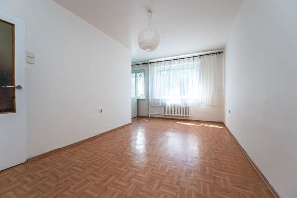 Studio flat to rent, 29 m², Svojšovická, Praha Studio flat to rent, 29 m², Svojšovická, Praha