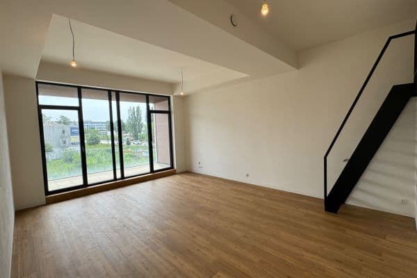 Studio flat to rent, 50 m², Malešická, Praha Studio flat to rent, 50 m², Malešická, Praha