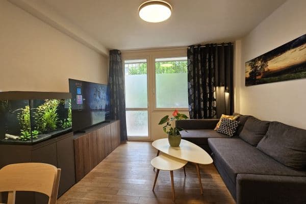 2 bedroom with open-plan kitchen flat to rent, 53 m², Varnsdorfská, Praha 2 bedroom with open-plan kitchen flat to rent, 53 m², Varnsdorfská, Praha