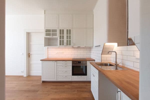 1 bedroom with open-plan kitchen flat to rent, 55 m², Baranova, Praha 1 bedroom with open-plan kitchen flat to rent, 55 m², Baranova, Praha