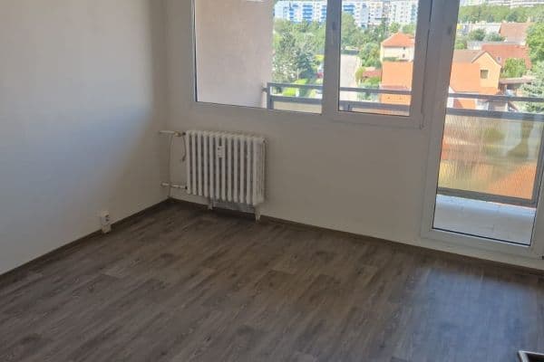 5 bedroom flat to rent, 100 m², Turistická, Plzeň 5 bedroom flat to rent, 100 m², Turistická, Plzeň