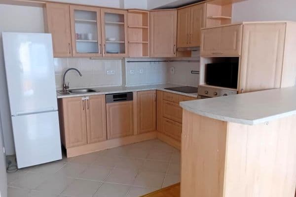 1 bedroom with open-plan kitchen flat to rent, 53 m², třída Edvarda Beneše, Hradec Králové 1 bedroom with open-plan kitchen flat to rent, 53 m², třída Edvarda Beneše, Hradec Králové