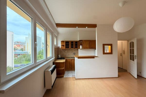 1 bedroom with open-plan kitchen flat to rent, 42 m², Nad Kajetánkou, Praha 1 bedroom with open-plan kitchen flat to rent, 42 m², Nad Kajetánkou, Praha
