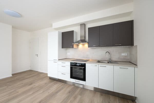 Studio flat to rent, 32 m², Pod Harfou, Praha Studio flat to rent, 32 m², Pod Harfou, Praha