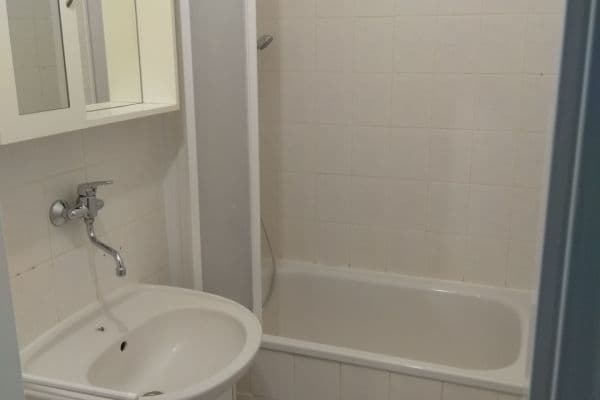 1 bedroom with open-plan kitchen flat to rent, 39 m², Bryksova, Praha 1 bedroom with open-plan kitchen flat to rent, 39 m², Bryksova, Praha
