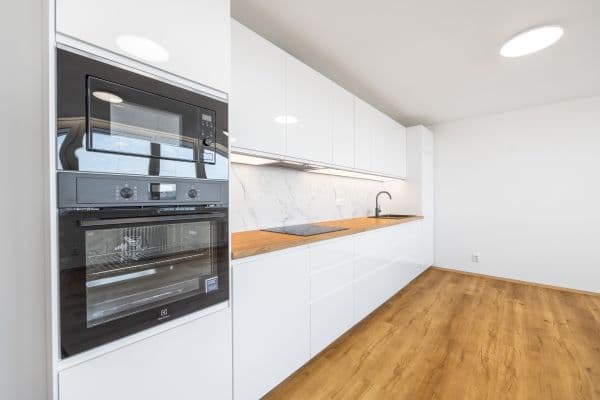 2 bedroom with open-plan kitchen flat for sale, 80 m², Daškova, Praha 2 bedroom with open-plan kitchen flat for sale, 80 m², Daškova, Praha