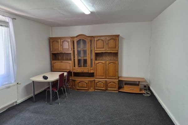 Studio flat to rent, 32 m², Smíchovská, Praha Studio flat to rent, 32 m², Smíchovská, Praha