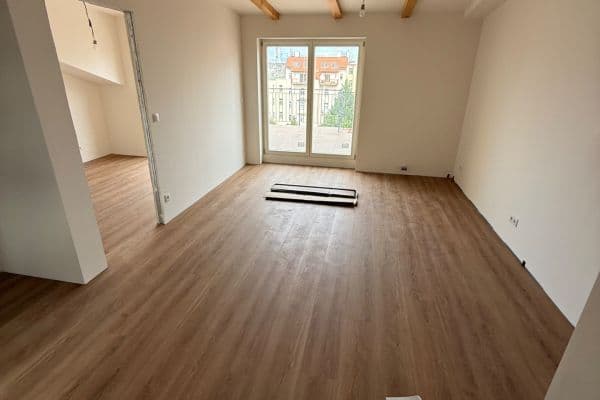5 bedroom with open-plan kitchen flat to rent, 164 m², Chodská, Prague, Prague 5 bedroom with open-plan kitchen flat to rent, 164 m², Chodská, Prague, Prague