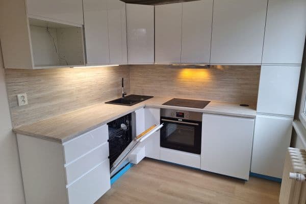 2 bedroom with open-plan kitchen flat to rent, 54 m², Na růžovém poli, Kladno 2 bedroom with open-plan kitchen flat to rent, 54 m², Na růžovém poli, Kladno