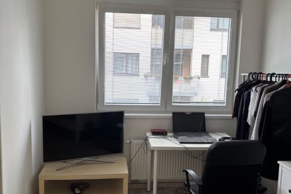2 bedroom with open-plan kitchen flat to rent, 78 m², Saarinenova, Praha 2 bedroom with open-plan kitchen flat to rent, 78 m², Saarinenova, Praha