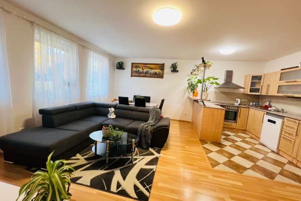 3 bedroom with open-plan kitchen flat for sale, 92 m², Kaštanová, Milovice 3 bedroom with open-plan kitchen flat for sale, 92 m², Kaštanová, Milovice