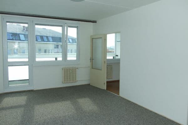 3 bedroom flat to rent, 71 m², Breitcetlova, Praha 3 bedroom flat to rent, 71 m², Breitcetlova, Praha