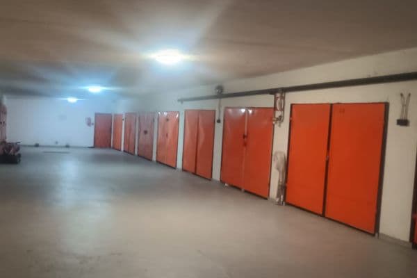 garage to rent, 18 m², Ratibořská, Praha garage to rent, 18 m², Ratibořská, Praha