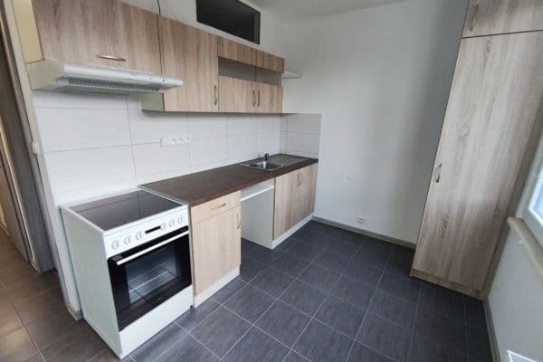 3 bedroom flat to rent, 66 m², Gen. Govorova, Smiřice 3 bedroom flat to rent, 66 m², Gen. Govorova, Smiřice